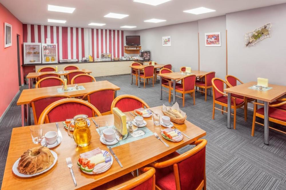 Hotel Gol Garni Оломоуц Экстерьер фото