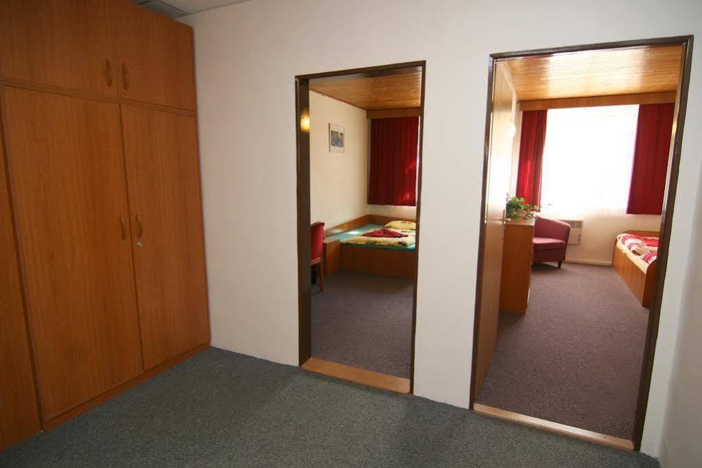 Hotel Gol Garni Оломоуц Экстерьер фото